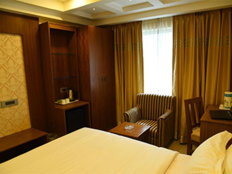 เดอะ วิชัย พาร์ค- ใกล้สนามบิน Hotel เชนไน ภายนอก รูปภาพ